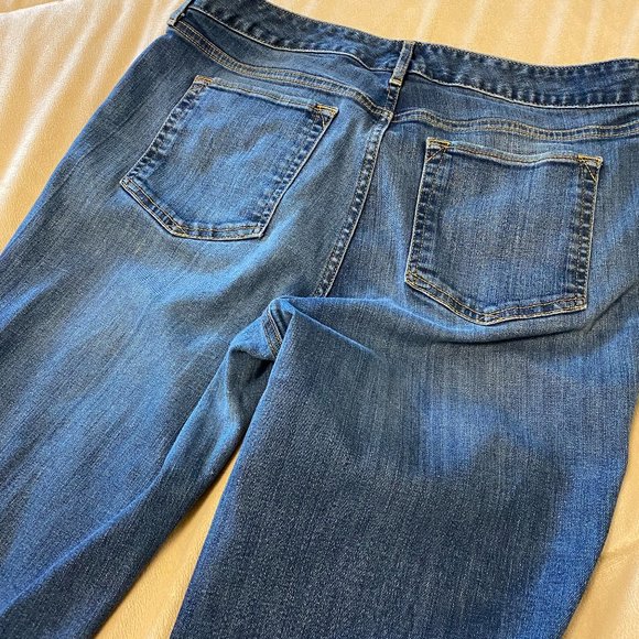 Eddie Bauer Curvy Bootcut Jeans - Picture 7 of 10